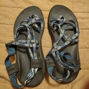 Chaco 9 double strap GUC diamond blue